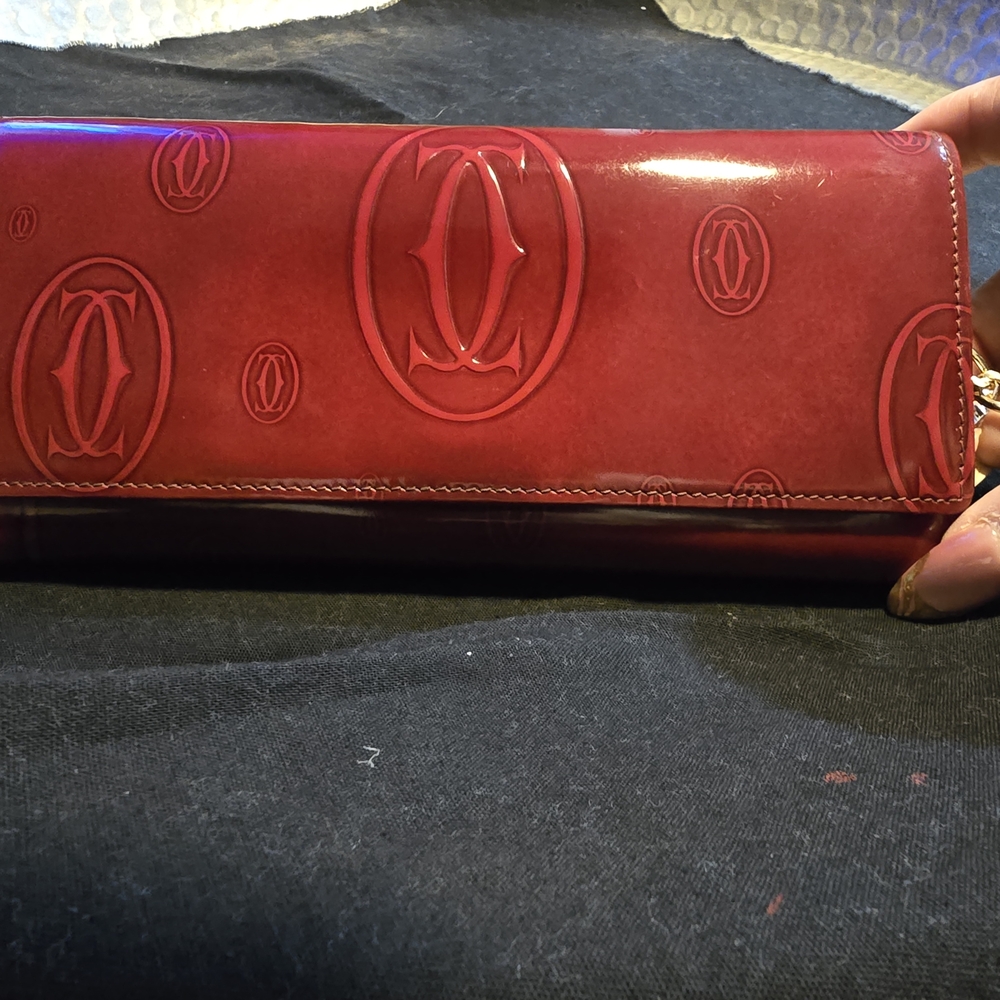 Cartier Wallet - Chain & certificate of authenticity